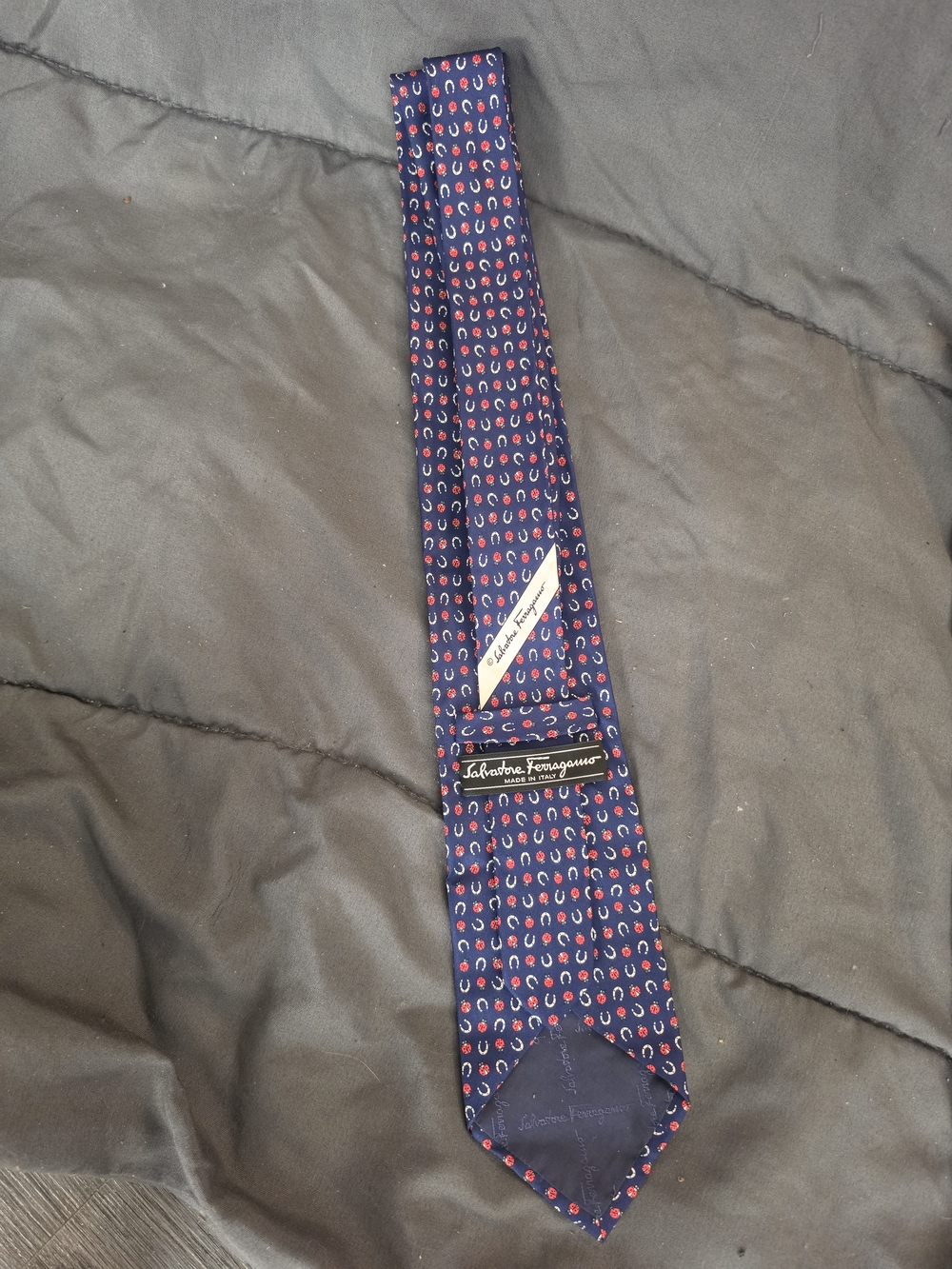 AUTHENTIC Salvatore Ferragamo Silk Navy Tie with Red and White Micro Pattern - Picture 3 of 4